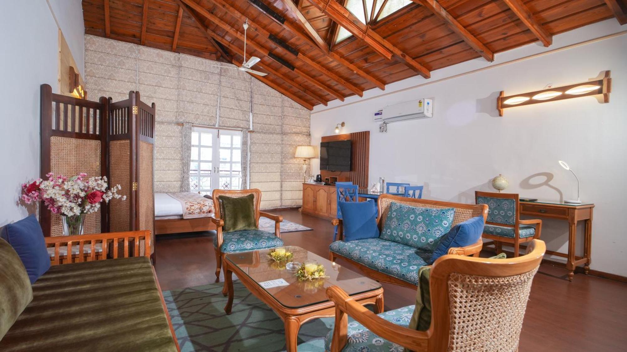 Neelesh Inn- A Luxury Lake View Hotel- 20 Kms From Nainital บีมตาล ภายนอก รูปภาพ