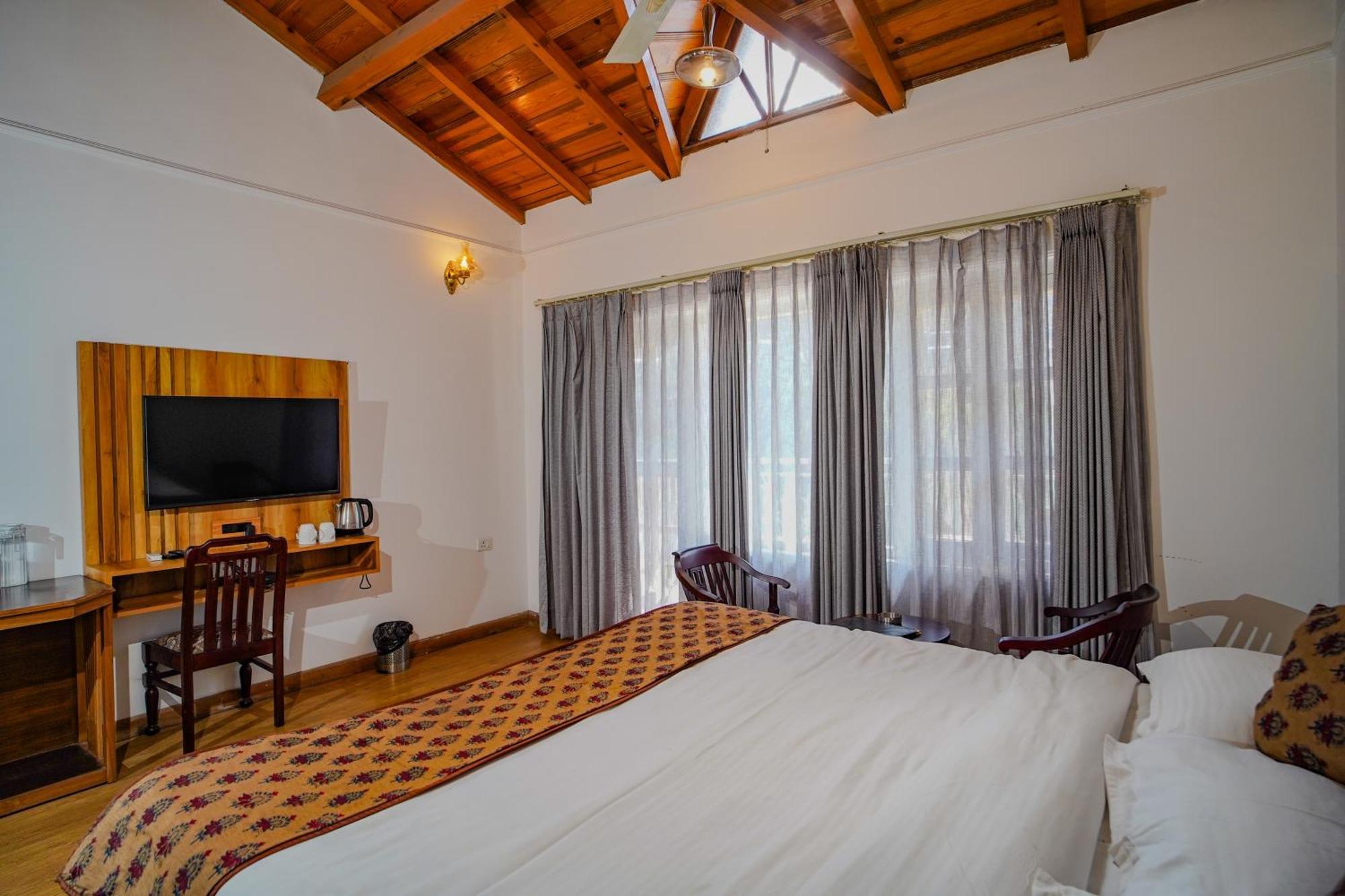 Neelesh Inn- A Luxury Lake View Hotel- 20 Kms From Nainital บีมตาล ภายนอก รูปภาพ