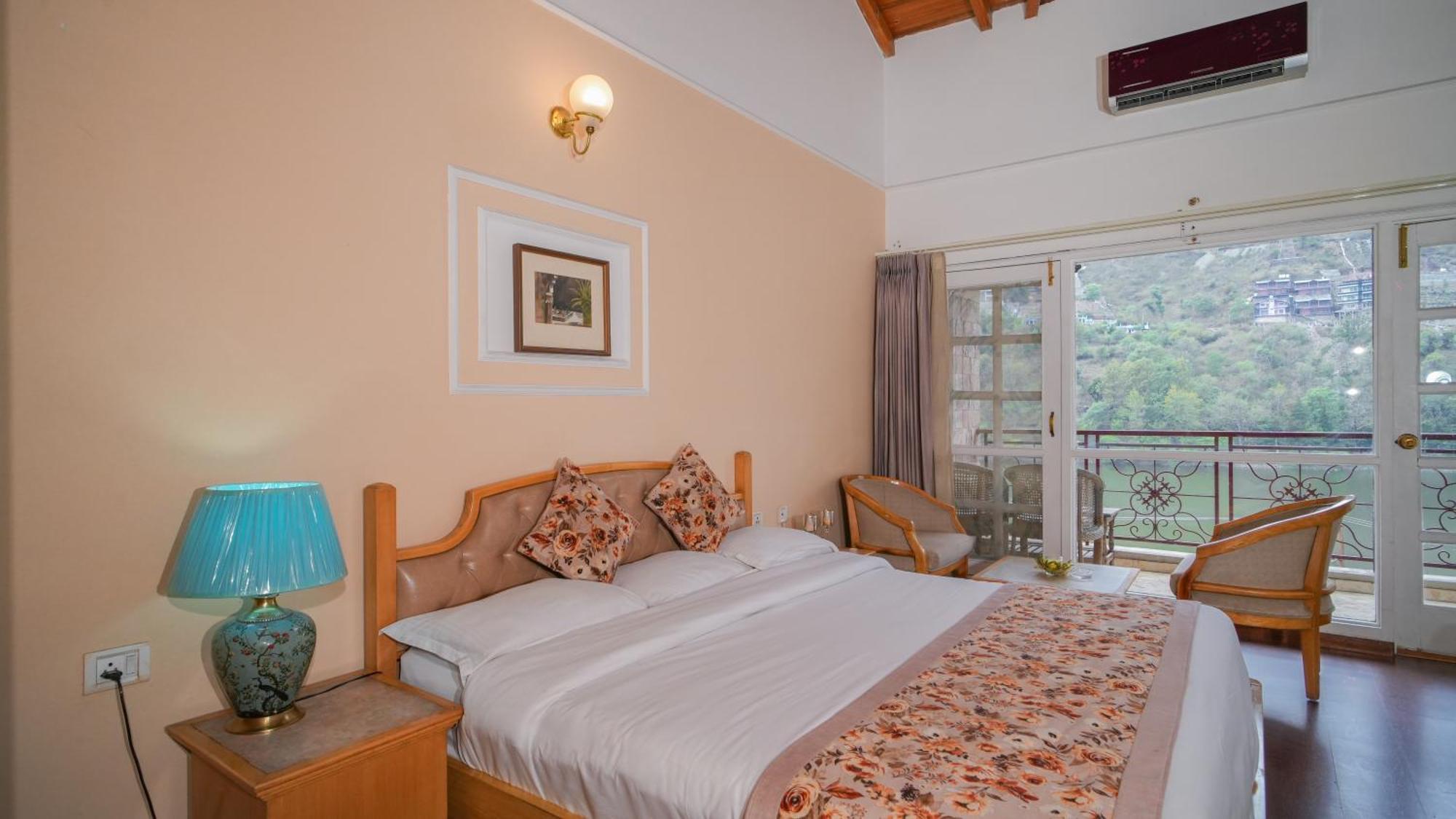 Neelesh Inn- A Luxury Lake View Hotel- 20 Kms From Nainital บีมตาล ภายนอก รูปภาพ