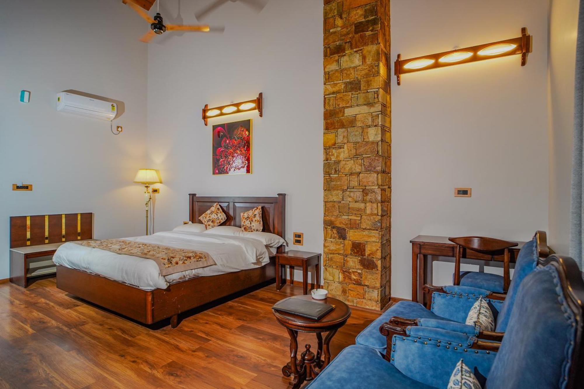 Neelesh Inn- A Luxury Lake View Hotel- 20 Kms From Nainital บีมตาล ภายนอก รูปภาพ