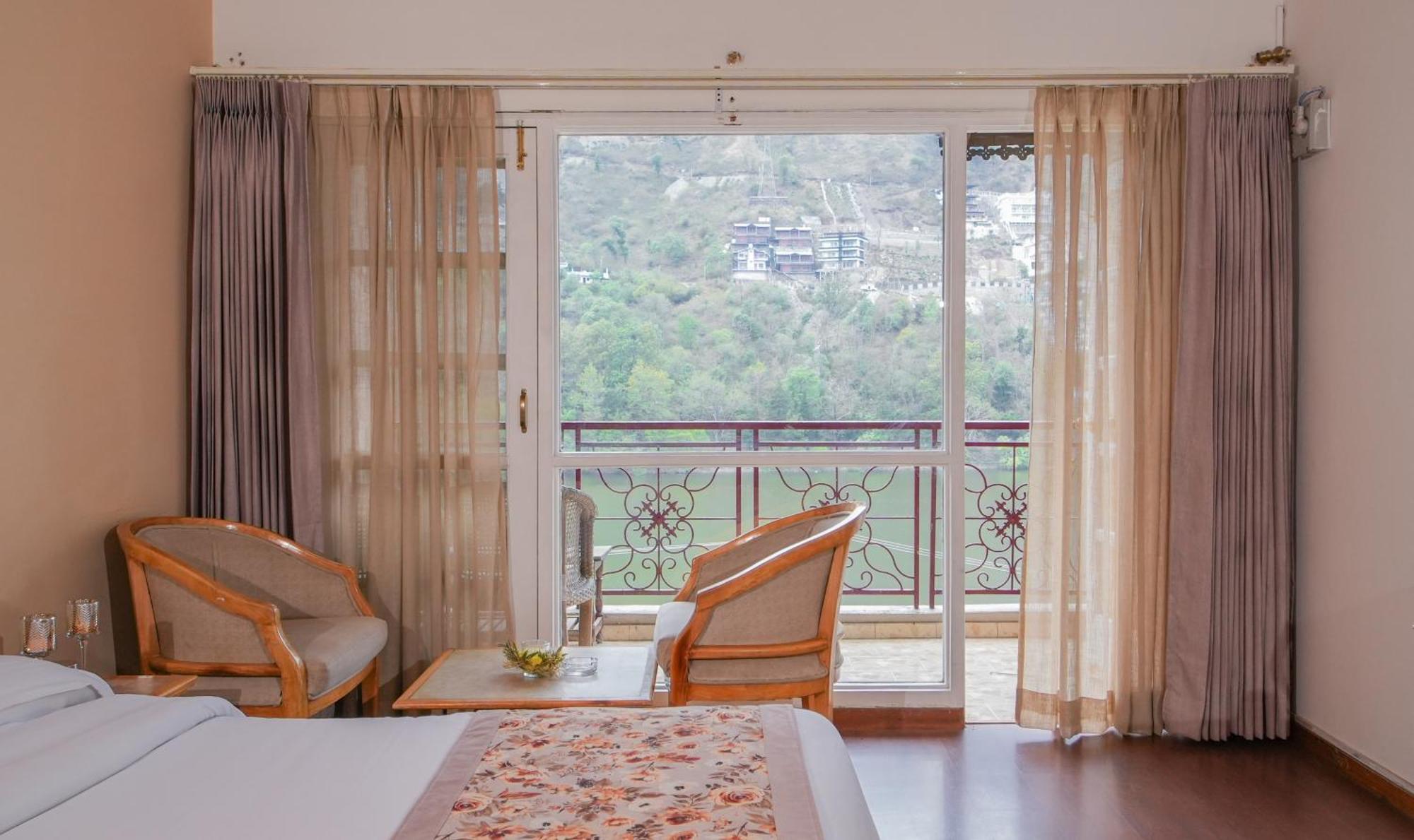 Neelesh Inn- A Luxury Lake View Hotel- 20 Kms From Nainital บีมตาล ภายนอก รูปภาพ