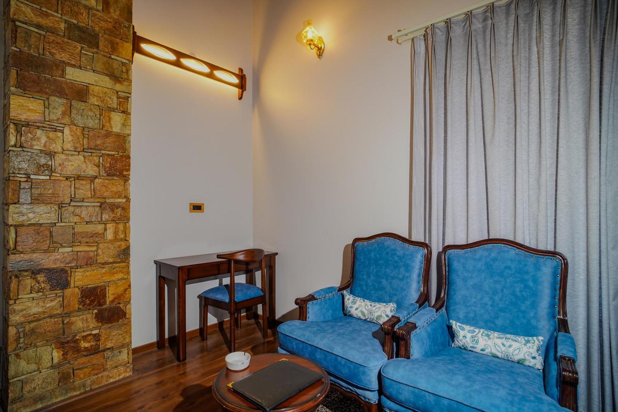 Neelesh Inn- A Luxury Lake View Hotel- 20 Kms From Nainital บีมตาล ภายนอก รูปภาพ
