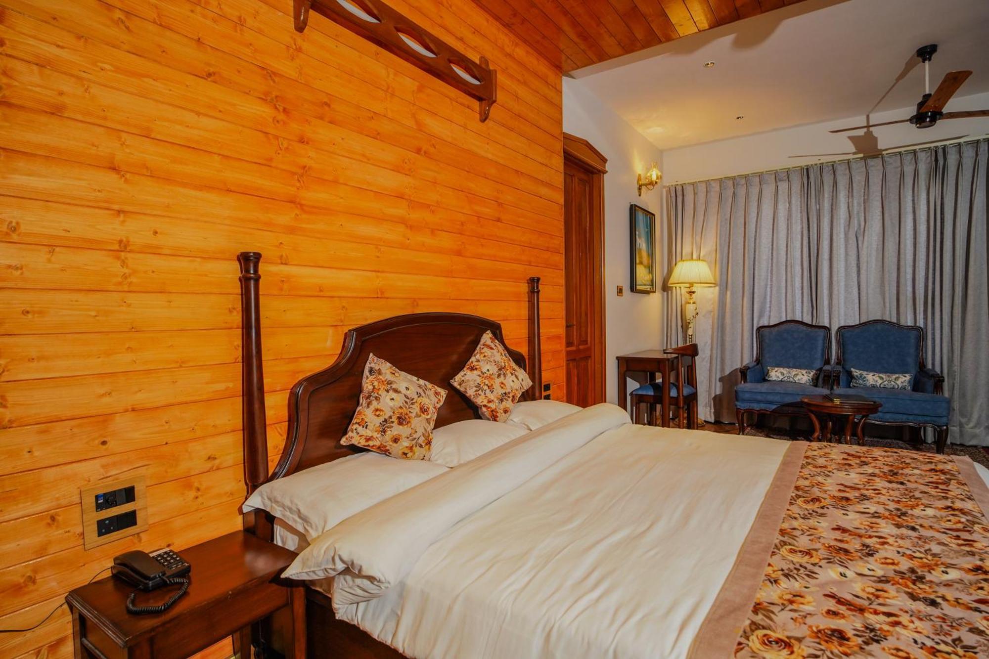 Neelesh Inn- A Luxury Lake View Hotel- 20 Kms From Nainital บีมตาล ภายนอก รูปภาพ