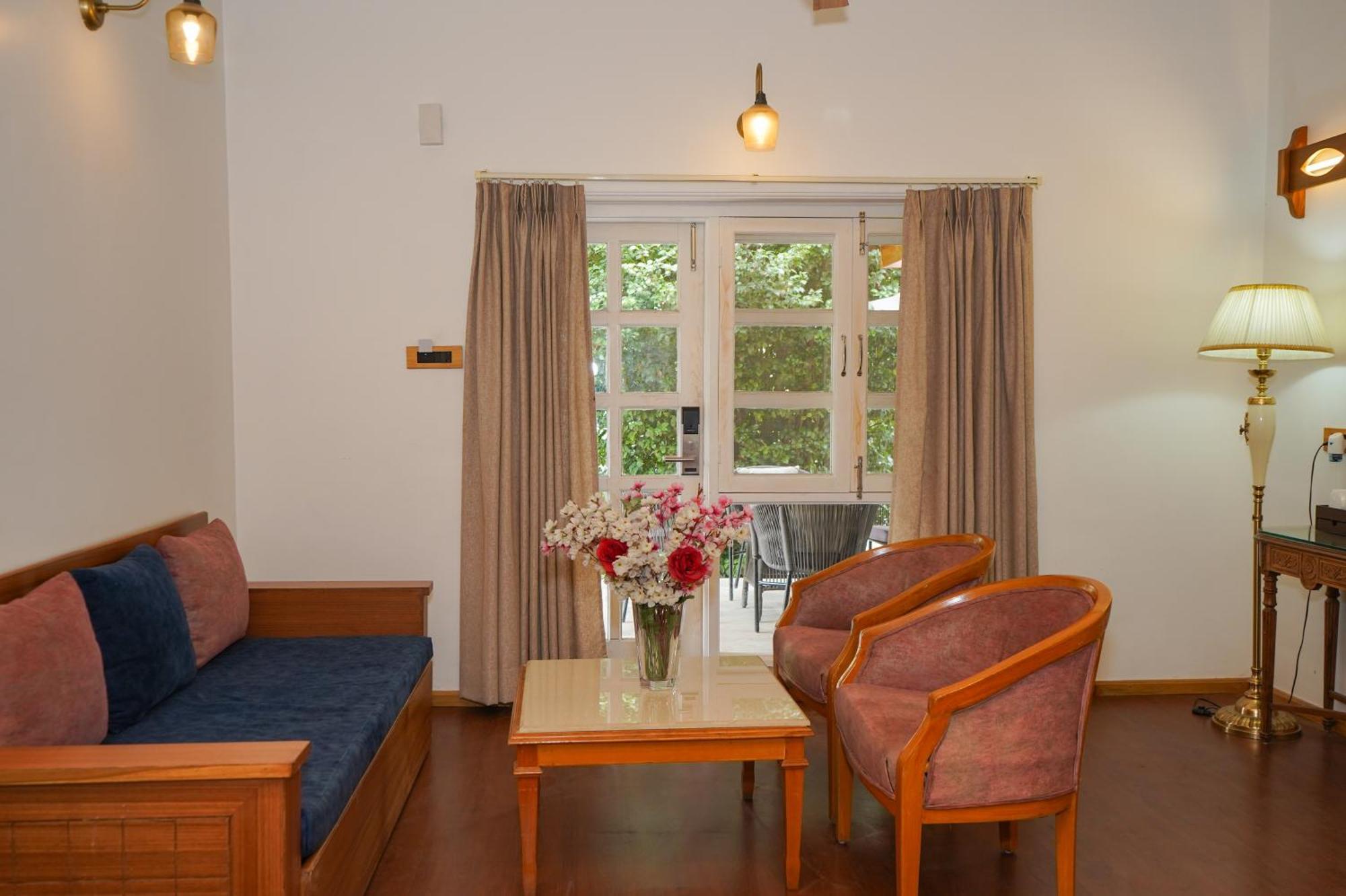 Neelesh Inn- A Luxury Lake View Hotel- 20 Kms From Nainital บีมตาล ภายนอก รูปภาพ
