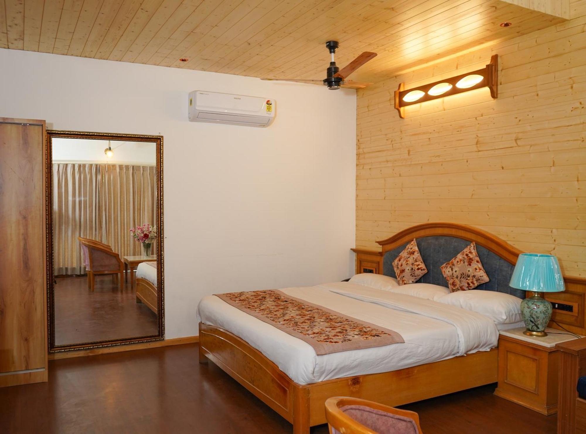 Neelesh Inn- A Luxury Lake View Hotel- 20 Kms From Nainital บีมตาล ภายนอก รูปภาพ