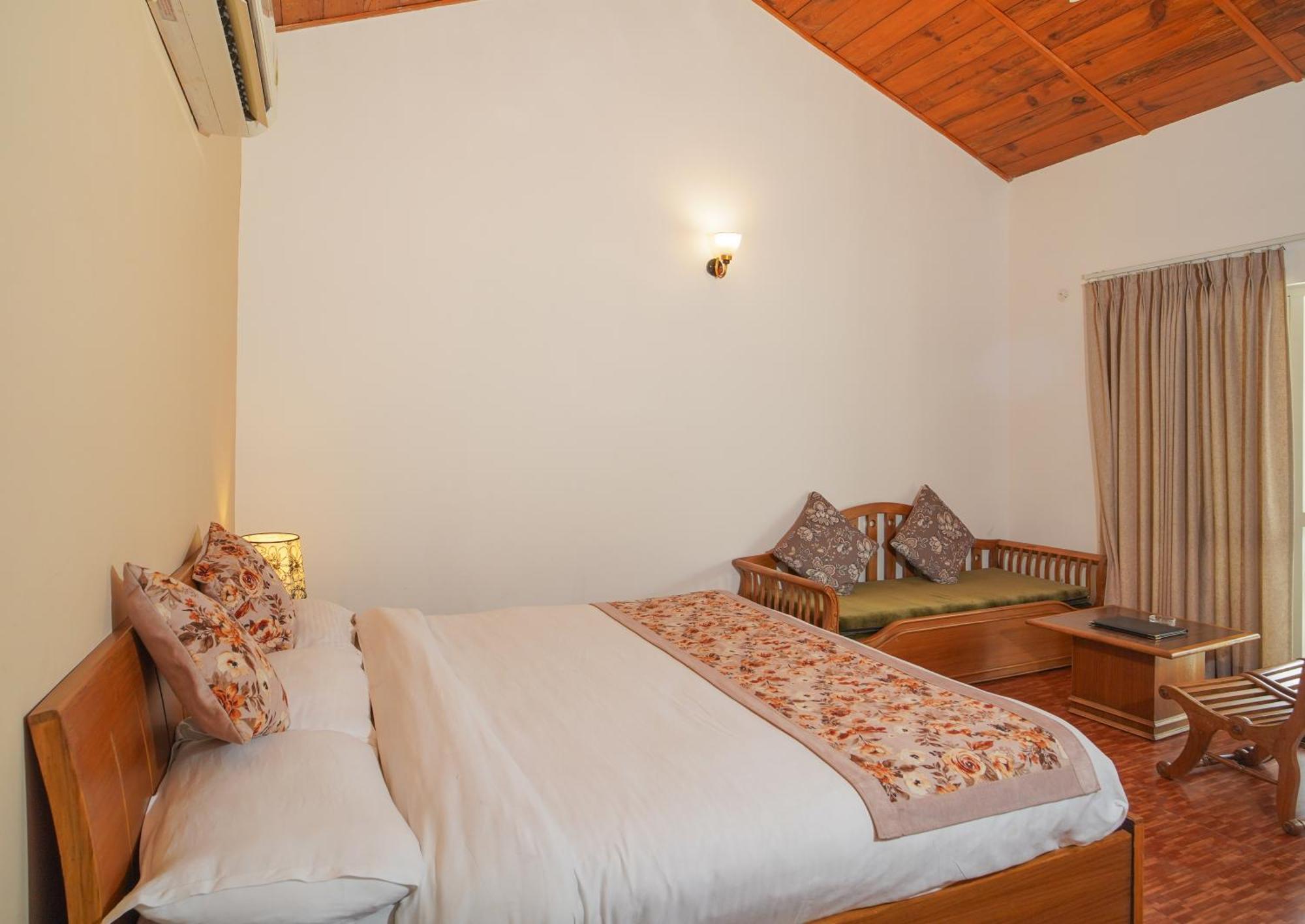 Neelesh Inn- A Luxury Lake View Hotel- 20 Kms From Nainital บีมตาล ภายนอก รูปภาพ