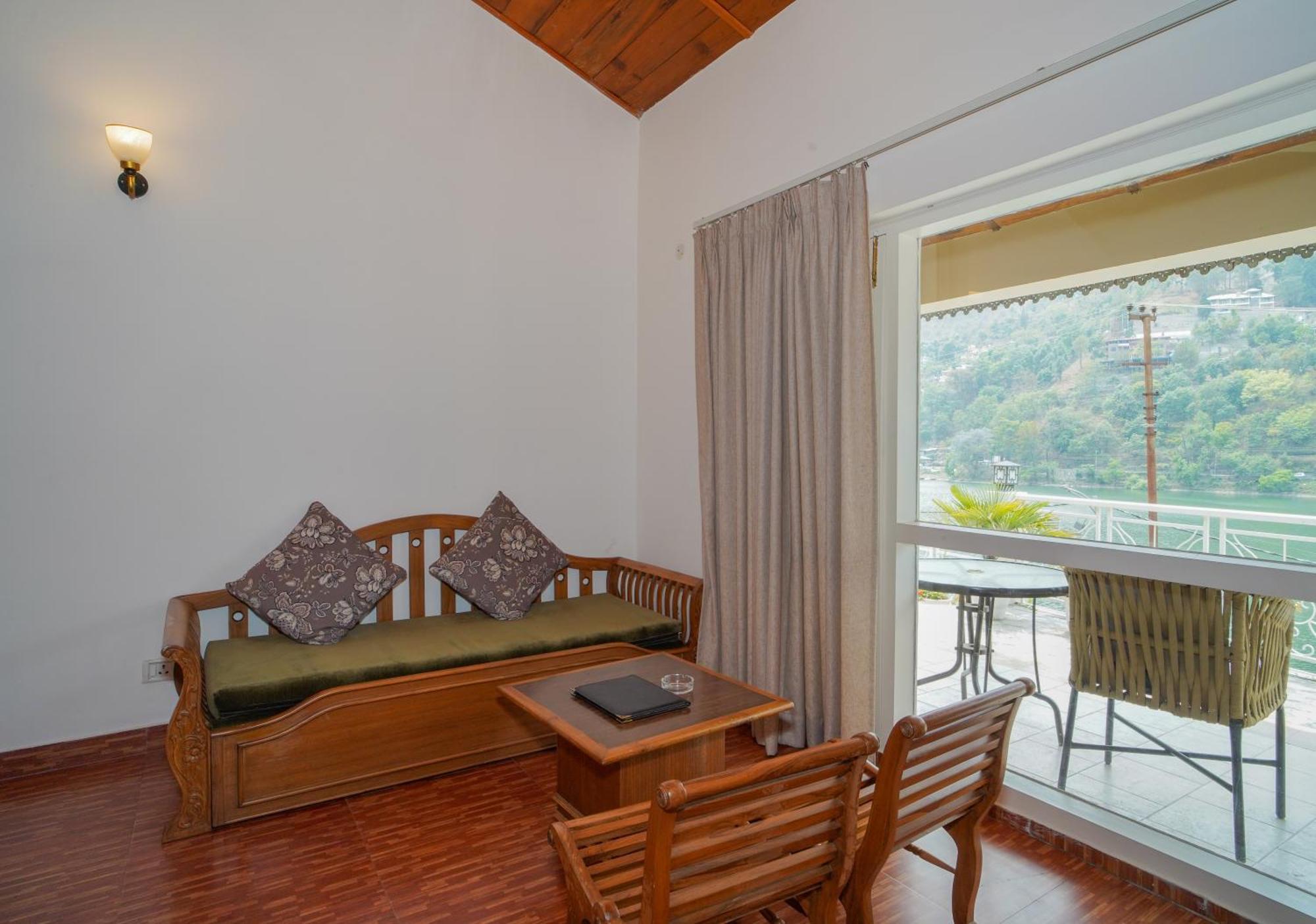 Neelesh Inn- A Luxury Lake View Hotel- 20 Kms From Nainital บีมตาล ภายนอก รูปภาพ