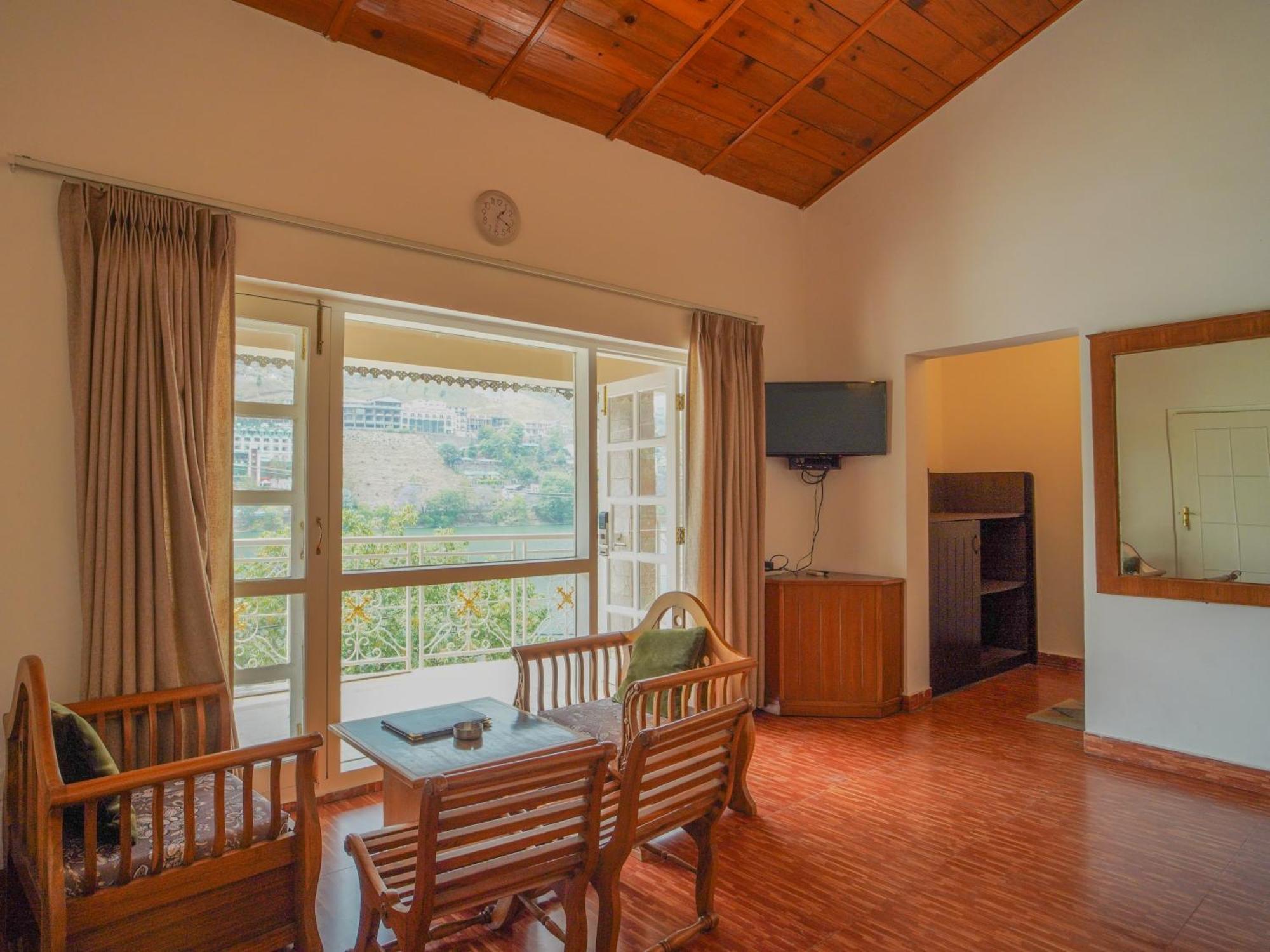Neelesh Inn- A Luxury Lake View Hotel- 20 Kms From Nainital บีมตาล ภายนอก รูปภาพ